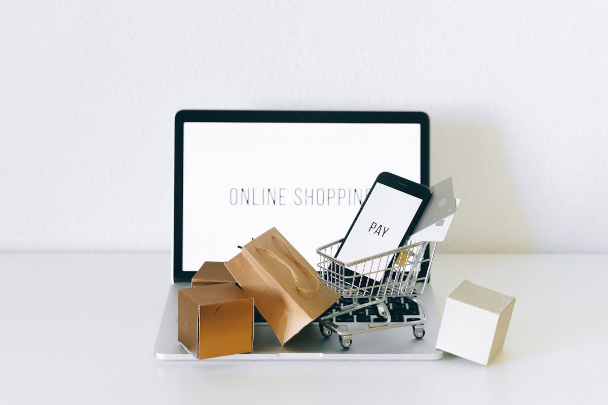 Acquisto da e-commerce su smartphone: siti web che vendono realizzati da Tready